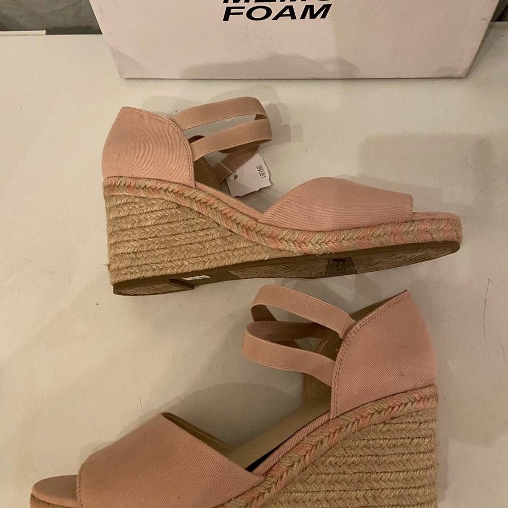 Life Stride blush canvas wedge shoes with peep toes , ankle straps size 10 NWT - Picture 5 of 8